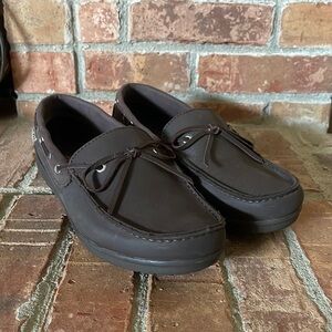 Crocs Wrap Colorlite Loafer in Mahogany